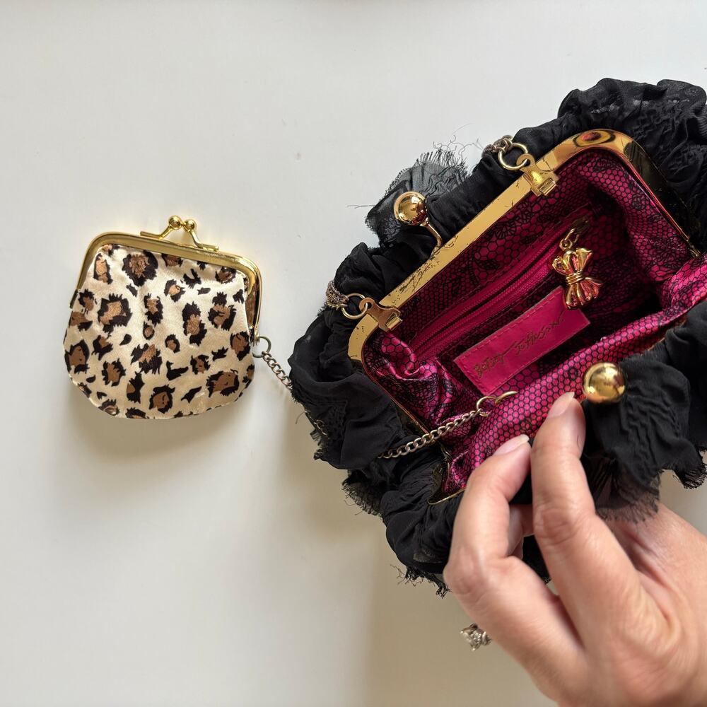 Betsey Johnson Black Ruffled Tulle Multi Chain Strap Clutch Bag Snap Closure - Picture 6 of 6